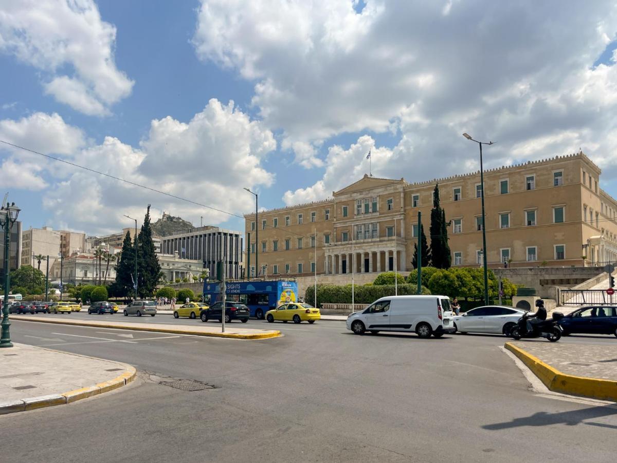 Athens Central Studio In Front Of Syntagma Metro Extérieur photo